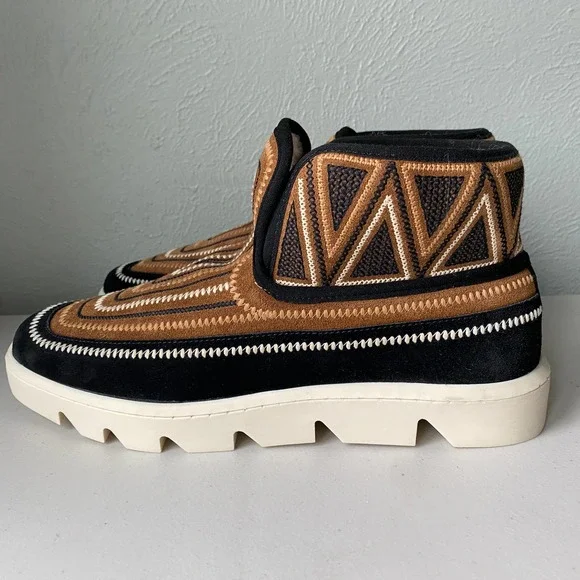 NEW Bernardo Drea Embroidered Bootie Black Brown Tobacco Suede Women's Size 7.5 - Picture 3 of 13